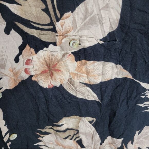 Holland America Line Mens Hawaiian Shirt XLarge Black Beige Floral Collar Pocket - Picture 6 of 12